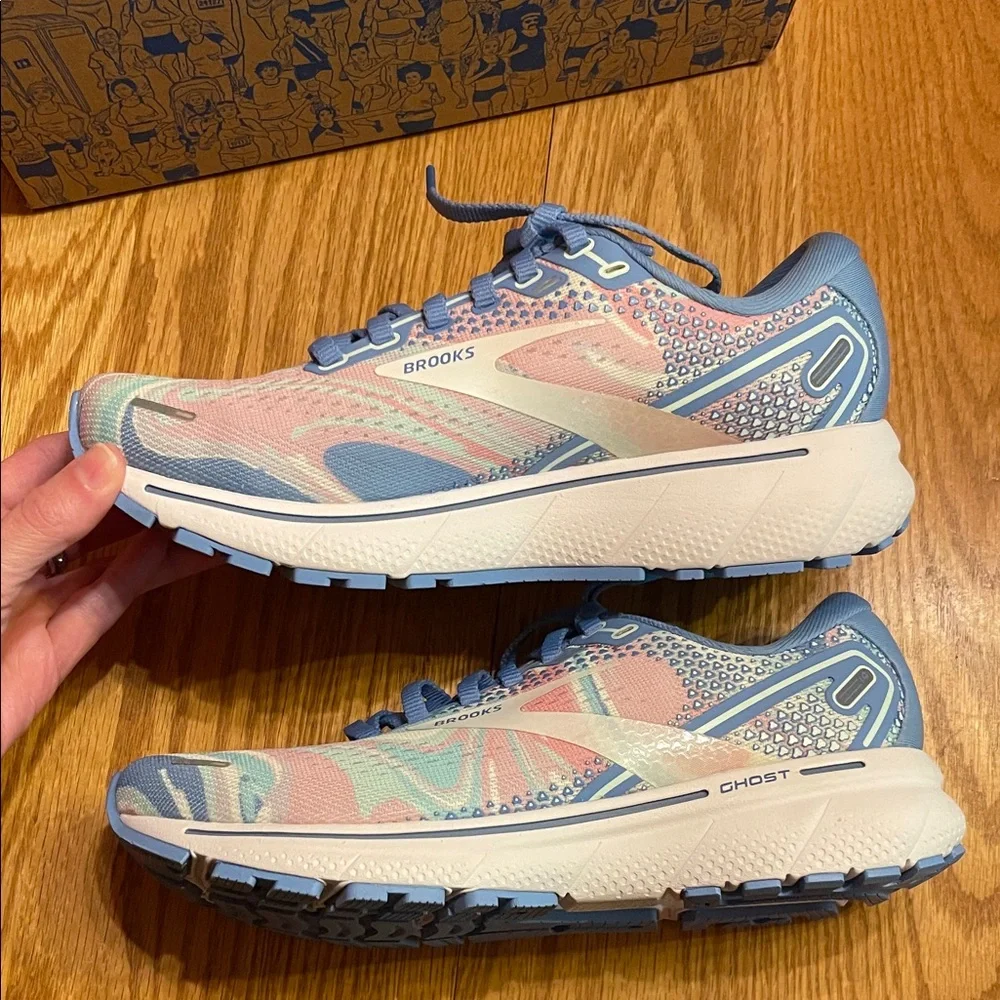 Brooks Ghost 14 Pastel Blue and Pink Neutral Running Shoes- EUC- size 6 - Picture 5 of 6